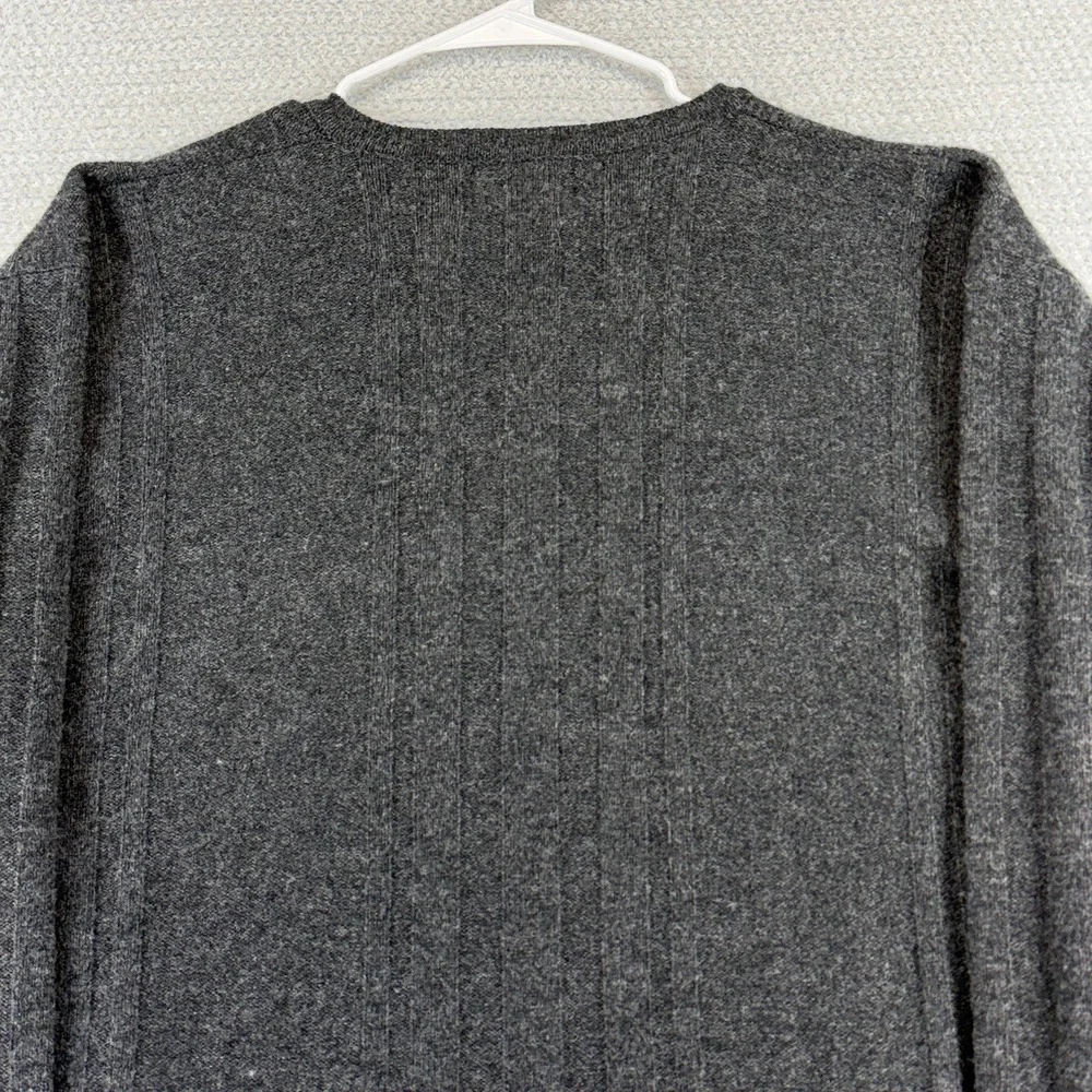 Vintage Woolrich Sweater Mens Large Charcoal Gray 100% Lambswool V-Neck Pullover